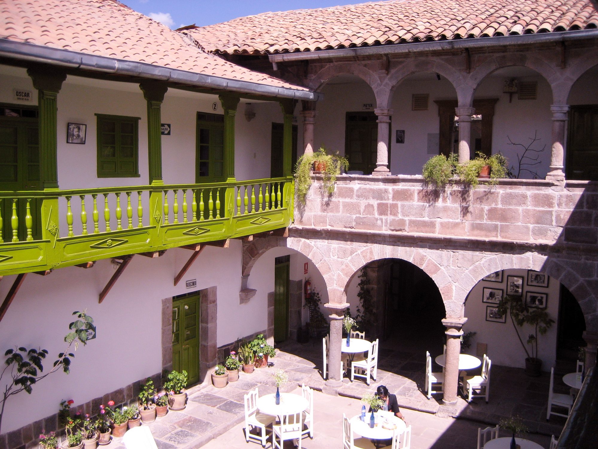 Ninos Hotel